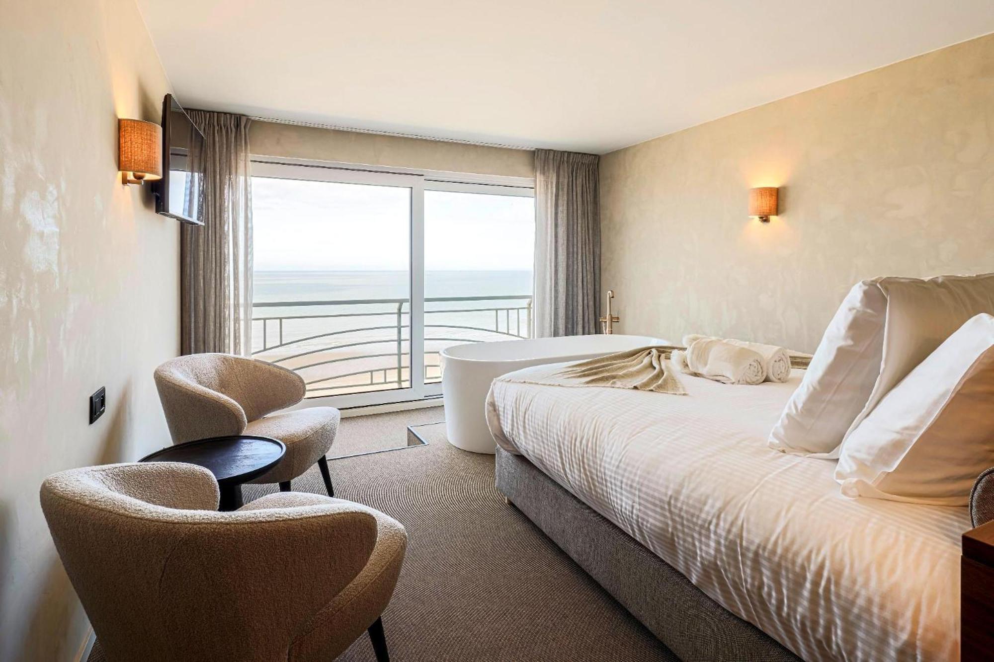 Hotel Beach Palace Blankenberge Bagian luar foto